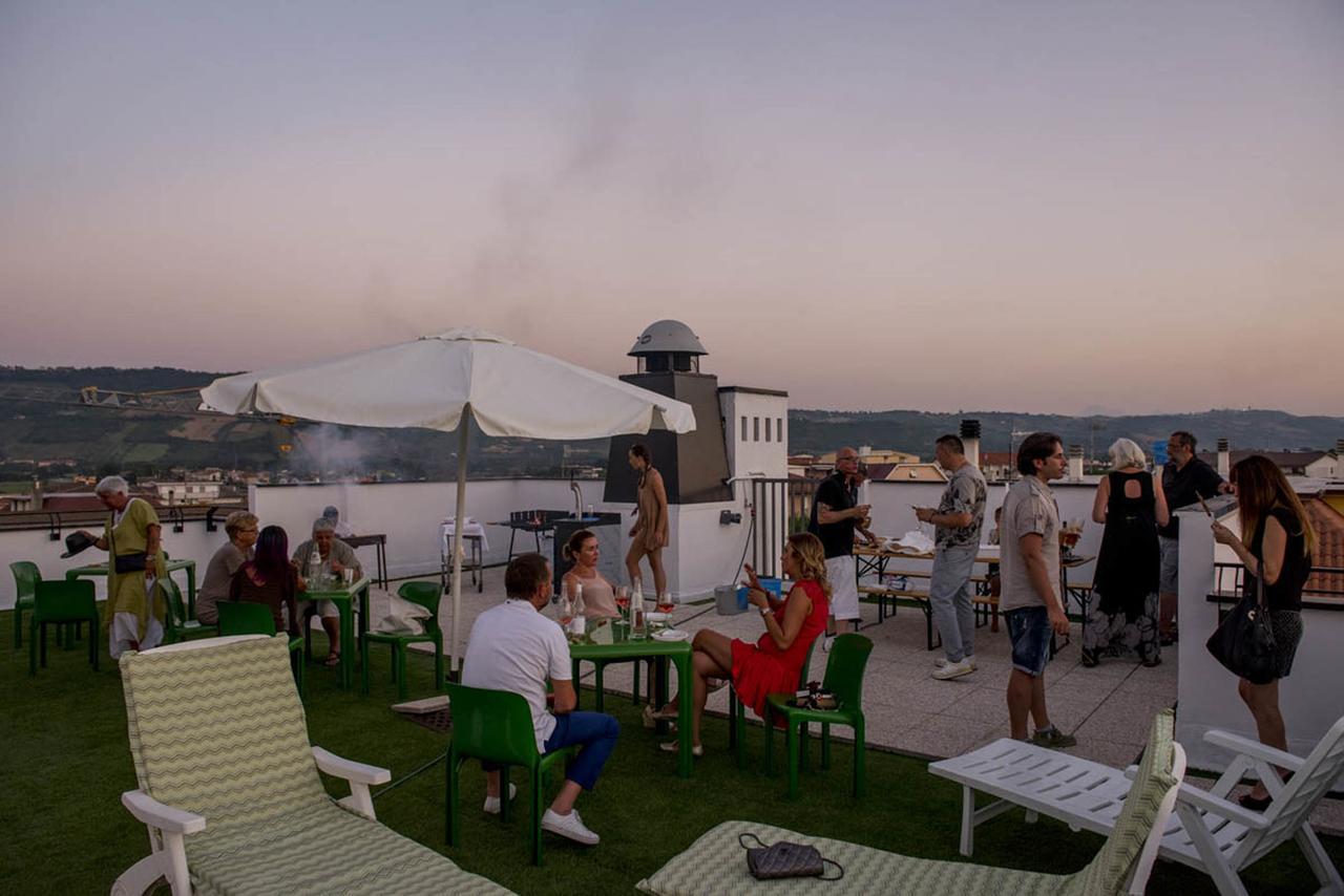 Hotel Del Cavaliere Monteprandone Kültér fotó