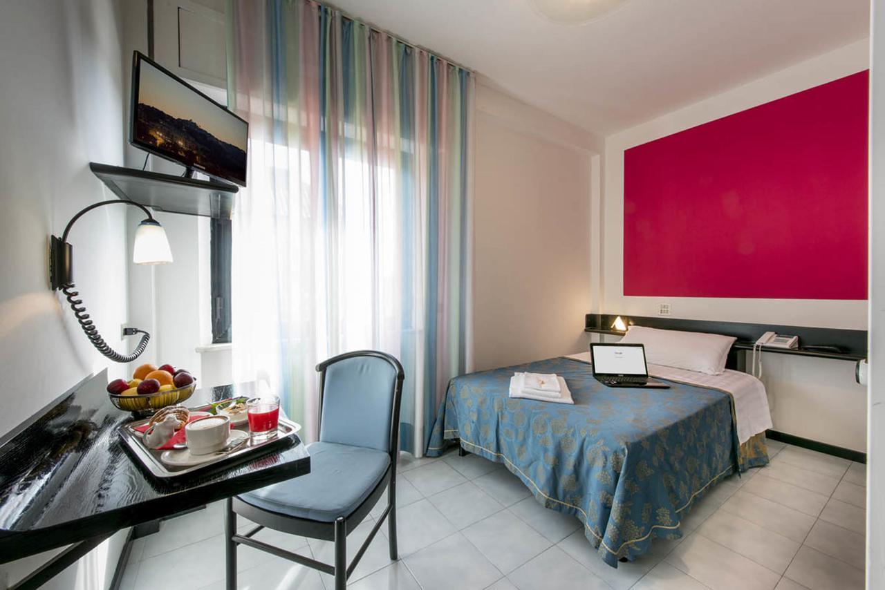 Hotel Del Cavaliere Monteprandone Kültér fotó